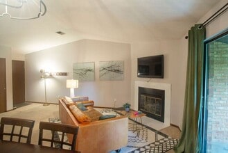 522 Riddle Rd in Cincinnati, OH - Building Photo - Building Photo