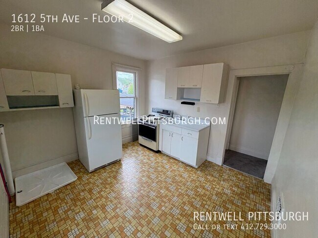 1612 5th Ave in Beaver Falls, PA - Building Photo - Building Photo
