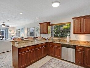 625 97th Ave N in Naples, FL - Building Photo - Building Photo