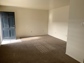 College Apartments in Baton Rouge, LA - Building Photo - Building Photo