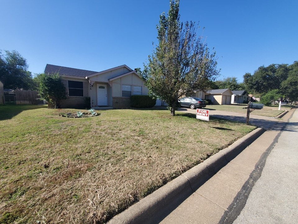 5406 Windy Meadow Dr in Arlington, TX - Building Photo