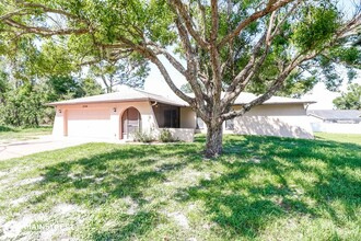 6158 Sunday Rd in Spring Hill, FL - Building Photo - Building Photo