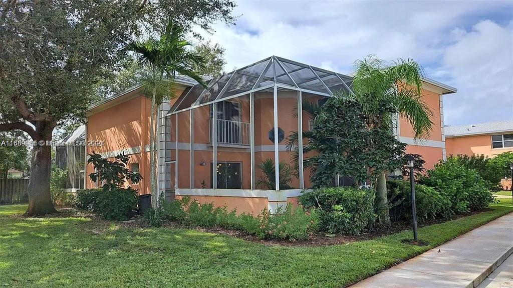 101 SE Beech Tree Ln in Stuart, FL - Building Photo