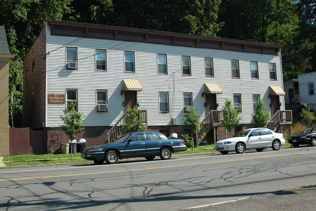 Mayhack Apartment in Troy, NY - Foto de edificio - Building Photo