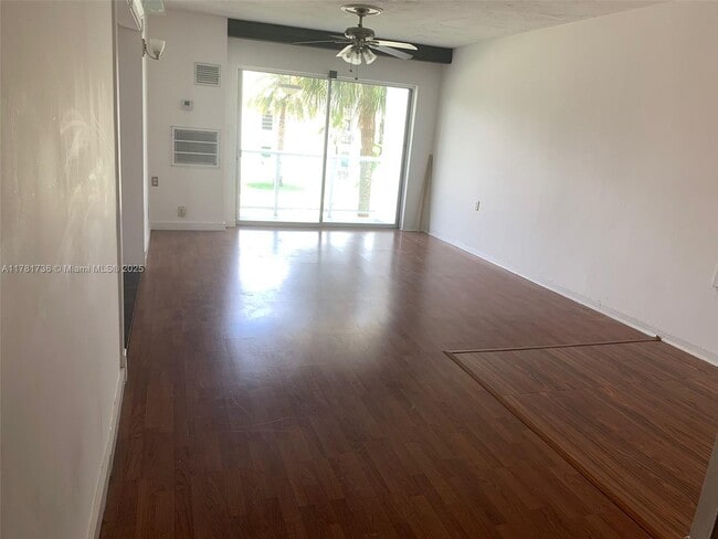 1600 NE 114th St in Miami, FL - Building Photo - Building Photo