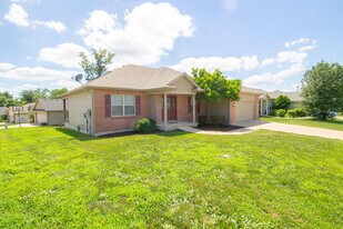 208 Jackal Dr in Columbia, MO - Building Photo