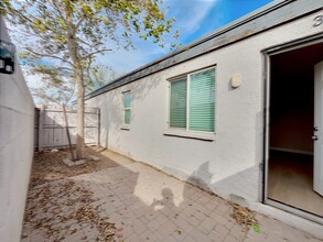 4021 E Moreland St, Unit 3 in Phoenix, AZ - Building Photo - Building Photo