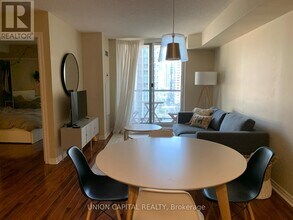 801 Bay St. in Toronto, ON - Building Photo - Building Photo