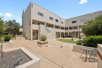 2605 Enfield Rd in Austin, TX - Building Photo - Building Photo