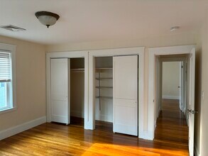 253 Brown St, Unit 253 Brown Street in Waltham, MA - Foto de edificio - Building Photo