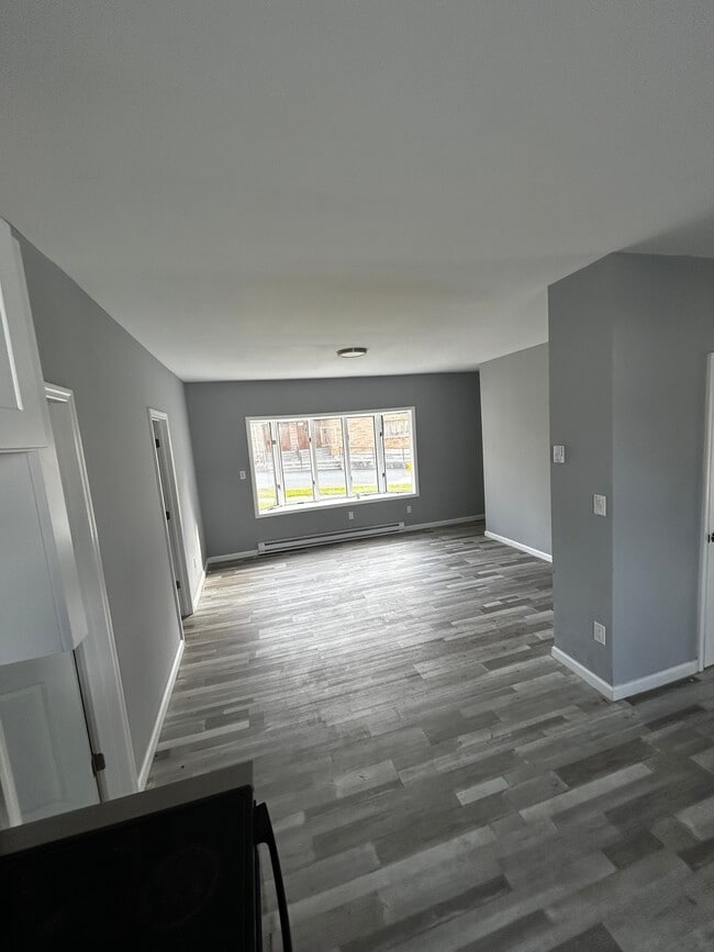 19 Landfield Ave in Monticello, NY - Building Photo - Building Photo