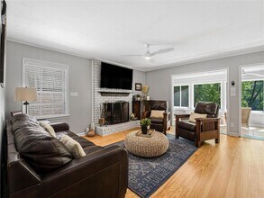 6265 Lakeview Dr in Buford, GA - Building Photo - Building Photo