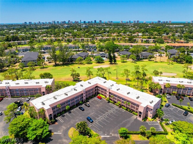 170 Turtle Lake Ct in Naples, FL - Foto de edificio - Building Photo