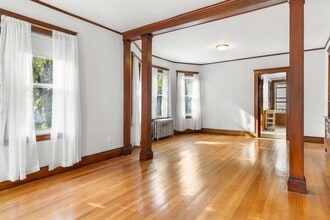 11 Boylston St, Unit 2 in Boston, MA - Foto de edificio - Building Photo
