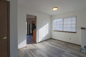 8515 Robinson St in Overland Park, KS - Building Photo - Building Photo