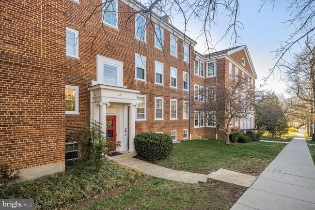 3551 39th St NW in Washington, DC - Building Photo - Building Photo