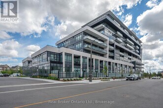 395 Dundas St W in Oakville, ON - Building Photo - Building Photo