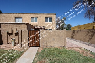 948 S Alma School Rd in Mesa, AZ - Building Photo - Building Photo