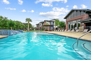 Beacon Lakes in Dickinson, TX - Building Photo