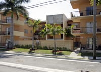 Causeway Apartments in North Miami, FL - Foto de edificio - Building Photo