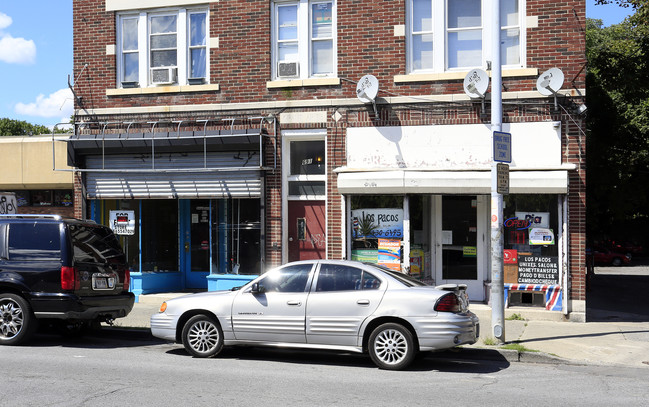 691-693 Main St in Poughkeepsie, NY - Building Photo - Building Photo