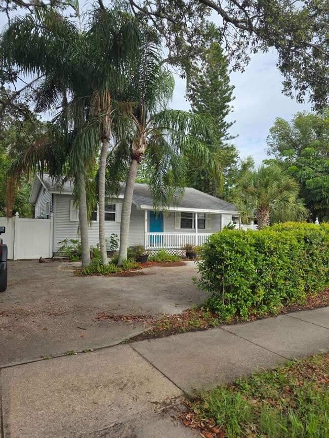 property at 1090 N Florida Ave