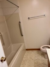 155 Redstone Hill Rd, Unit 95 in Bristol, CT - Building Photo - Building Photo