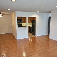 219 Rachel Ct in Franklin Township, NJ - Building Photo - Building Photo