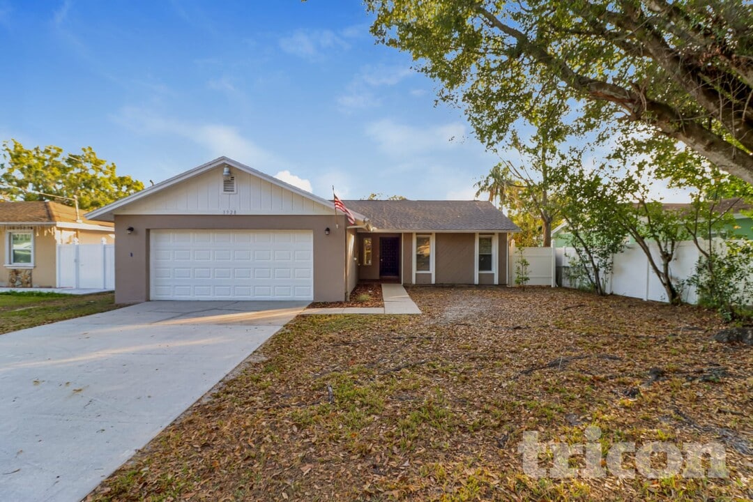 1928 W Clinton St in Tampa, FL - Building Photo