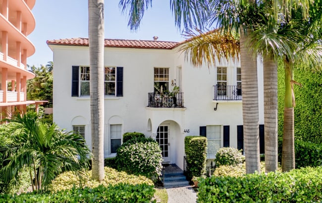 445 Brazilian Ave in Palm Beach, FL - Foto de edificio - Building Photo