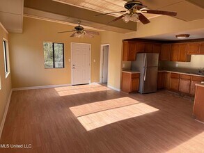 10633 Woolmarket Lake Rd in Biloxi, MS - Building Photo - Building Photo