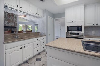 13111 Mansfield Dr in Austin, TX - Building Photo - Building Photo