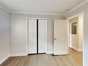 878 Lake Ct in Smyrna, GA - Building Photo - Building Photo