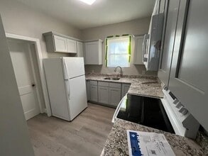 55 Railroad Ave in Swansea, MA - Building Photo - Building Photo