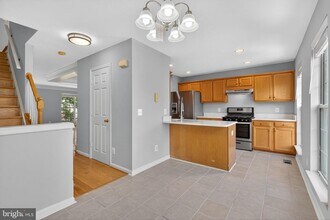 1055 Lexus Way in Herndon, VA - Building Photo - Building Photo