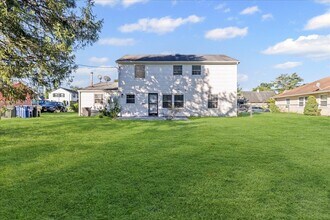 114 Millbrook Dr in Willingboro, NJ - Building Photo - Building Photo