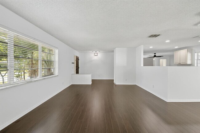 770 SE Hollahan Ave in Port St. Lucie, FL - Building Photo - Building Photo