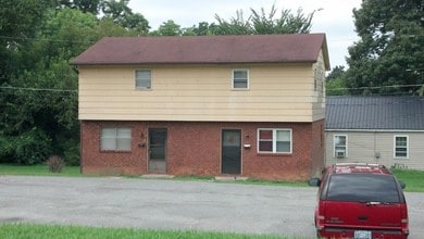 501 W Ward Ave in High Point, NC - Building Photo - Building Photo