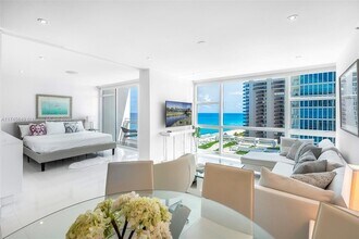 6801 Collins Ave, Unit 1206 in Miami Beach, FL - Building Photo - Building Photo