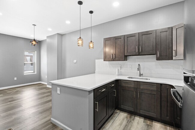 2550 N 12th St, Unit 2 in Philadelphia, PA - Building Photo - Building Photo