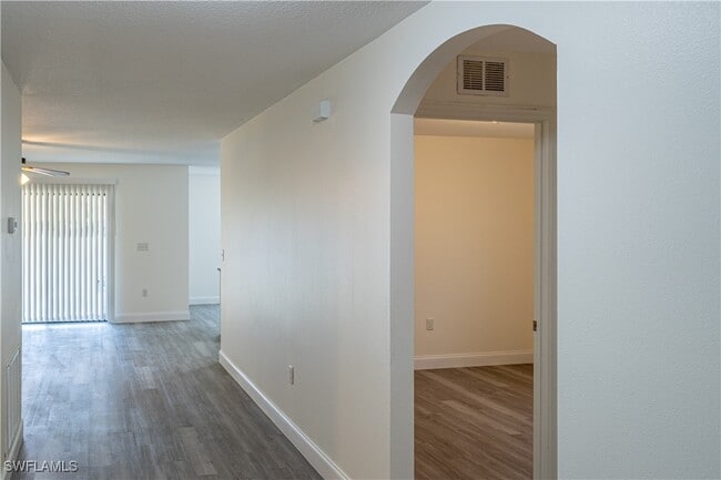 4558 Barbuda Dr in Tavares, FL - Building Photo - Building Photo