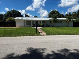 8435 SW 156th St in Palmetto Bay, FL - Building Photo