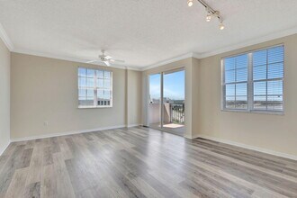 616 Clearwater Park Rd in West Palm Beach, FL - Building Photo - Building Photo