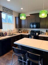 995 NE Wildwood Dr in Estacada, OR - Building Photo - Building Photo