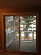 6 Stonehenge Dr, Unit 207W in Greenville, RI - Foto de edificio - Building Photo
