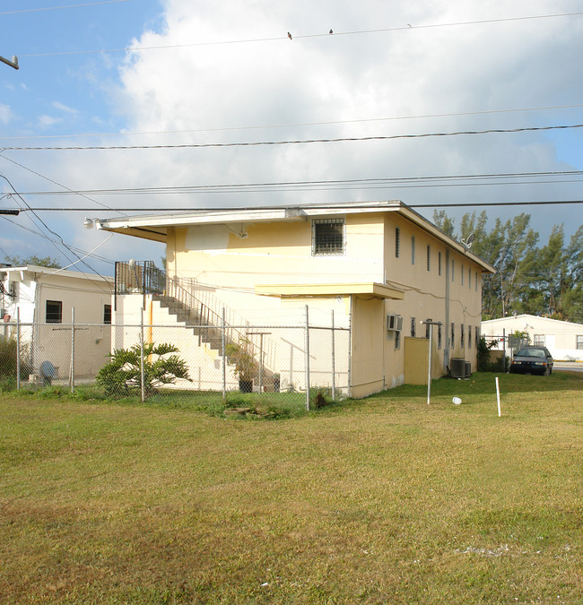 1445 NW 2nd Ave in Homestead, FL - Building Photo - Building Photo