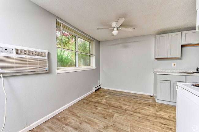 Chili Garden Apartments in Rochester, NY - Building Photo - Interior Photo