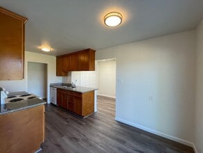 5757 San Ardo Way in North Highlands, CA - Building Photo - Building Photo