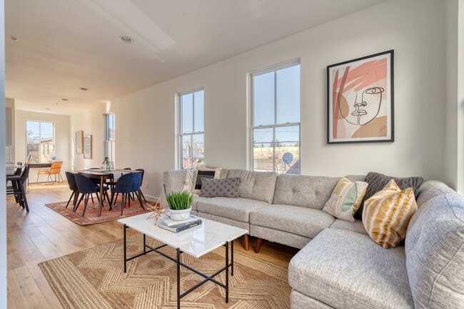 520 NE 56th Ave