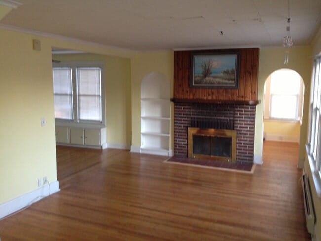 127 Elm St, Unit 2nd Floor in West Haven, CT - Building Photo - Building Photo